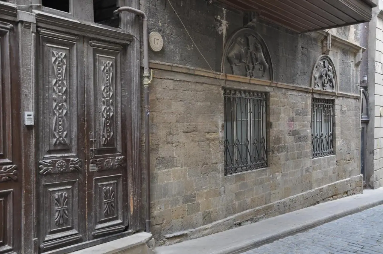 Lion House - Львиный дом - Baku old town