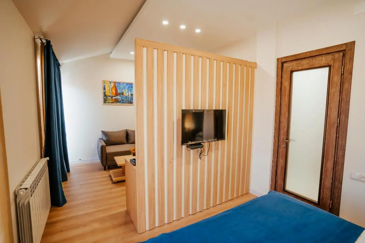 West Apart Hotel
