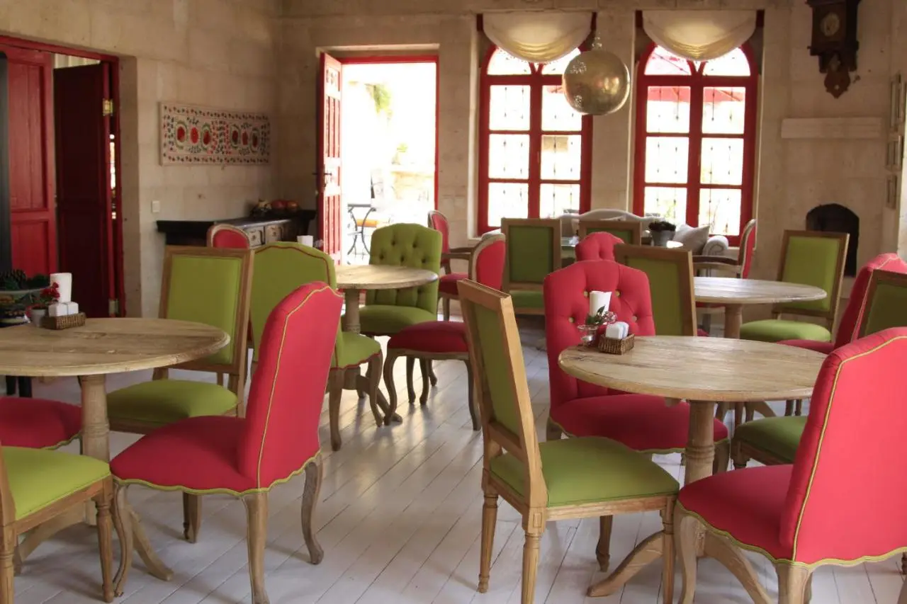Hezen Cave Hotel