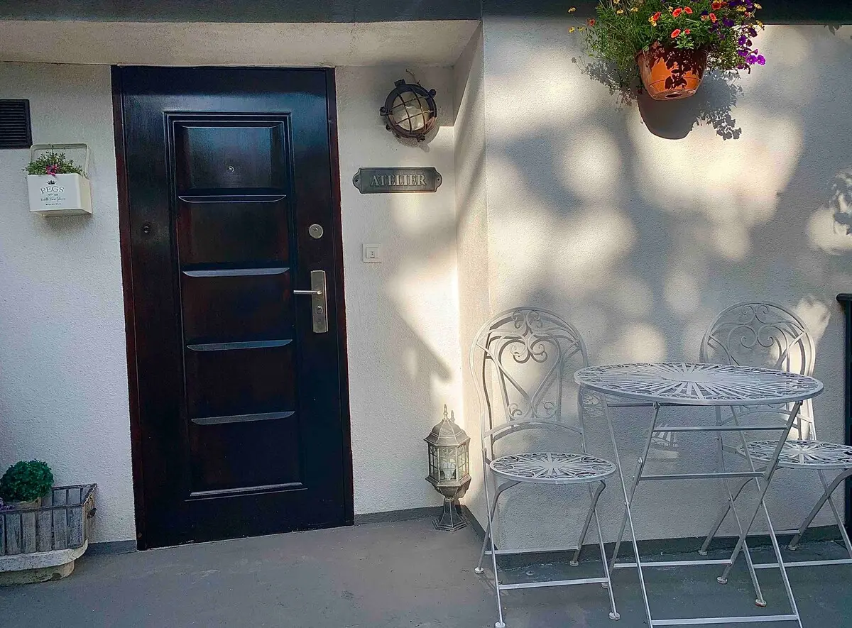•OLD CITY garden studio• private parking