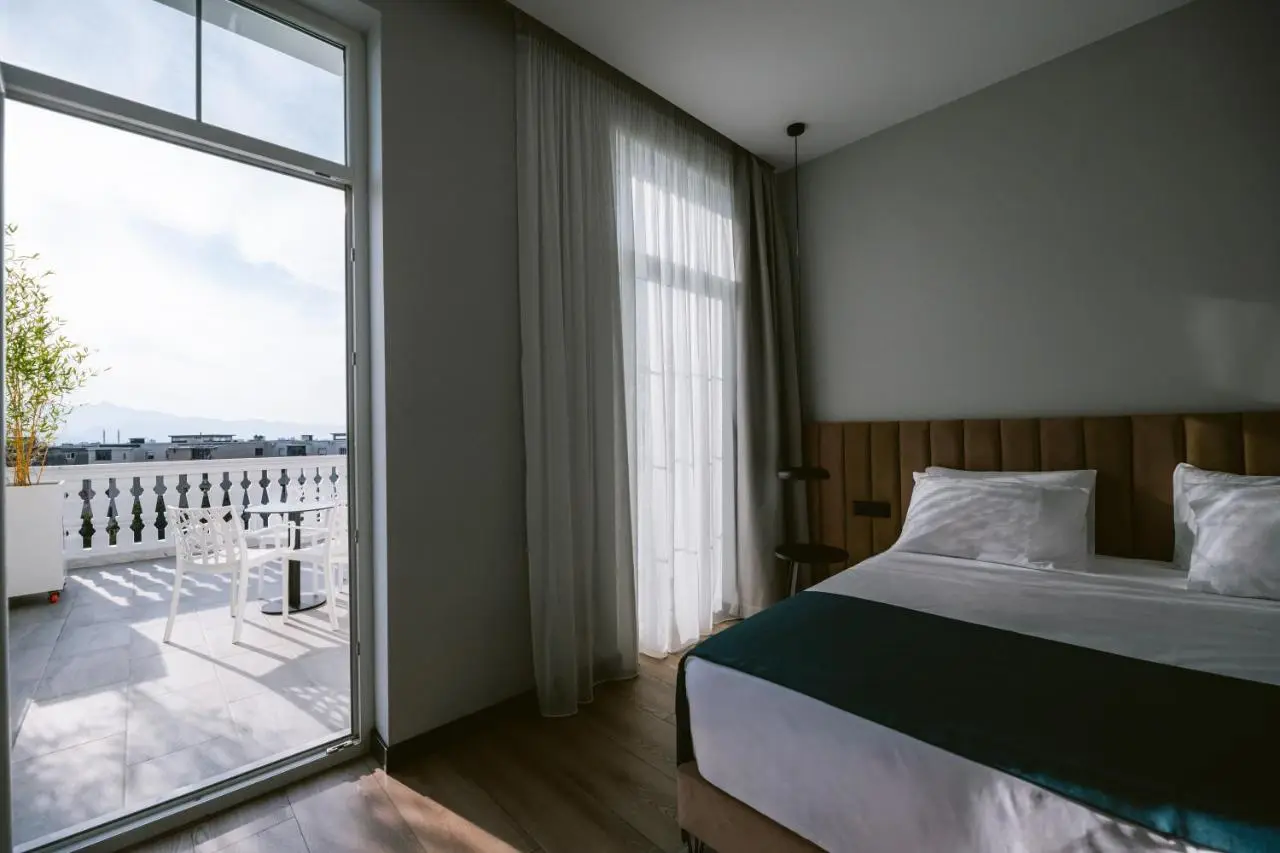 TRIBUTE Hotel