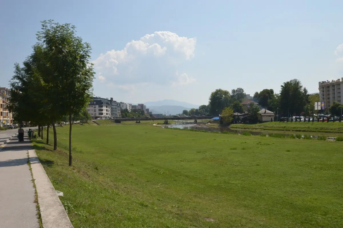 Olympic Bronze Apt/ Free Parking/ Garden/ Grill