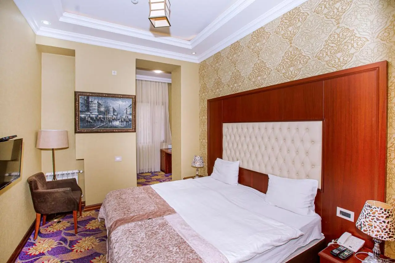 Clover Hotel F1 View