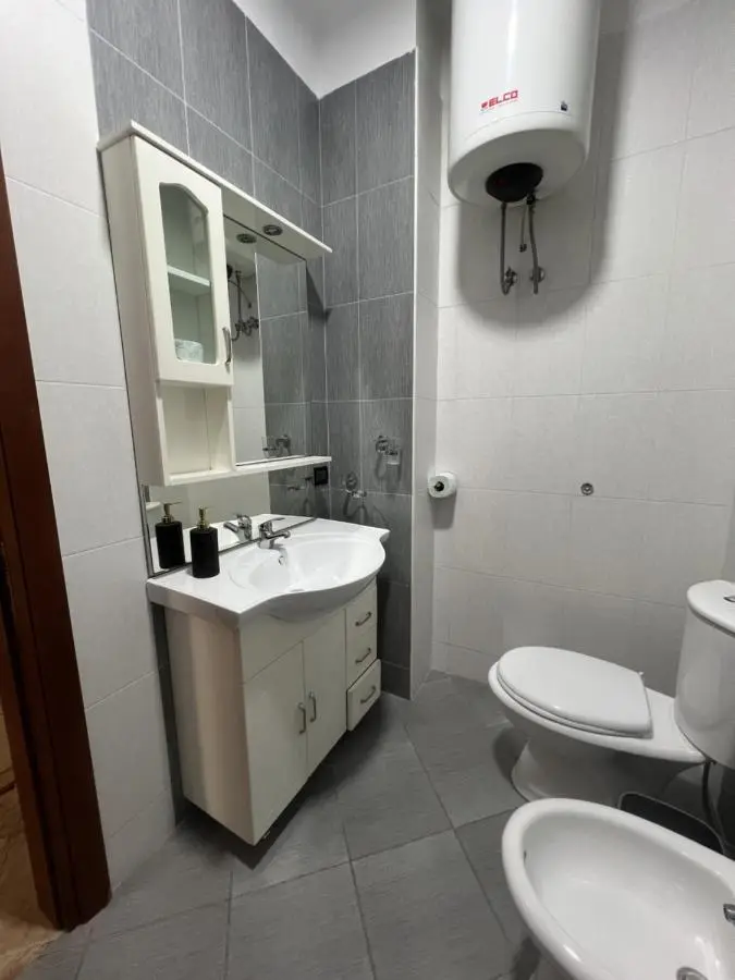 Elly Apartment