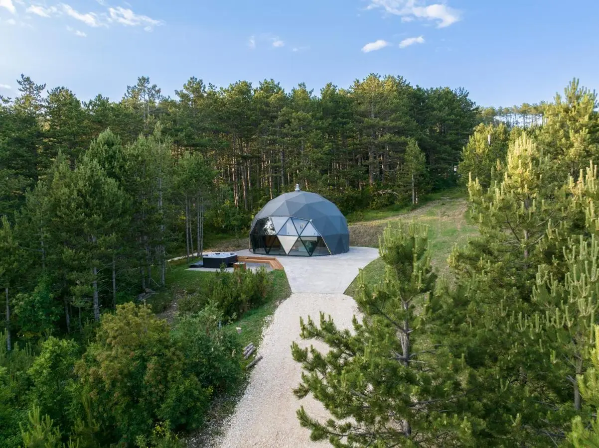 Continental Adventure Resort - Mountain Escape & Glamping