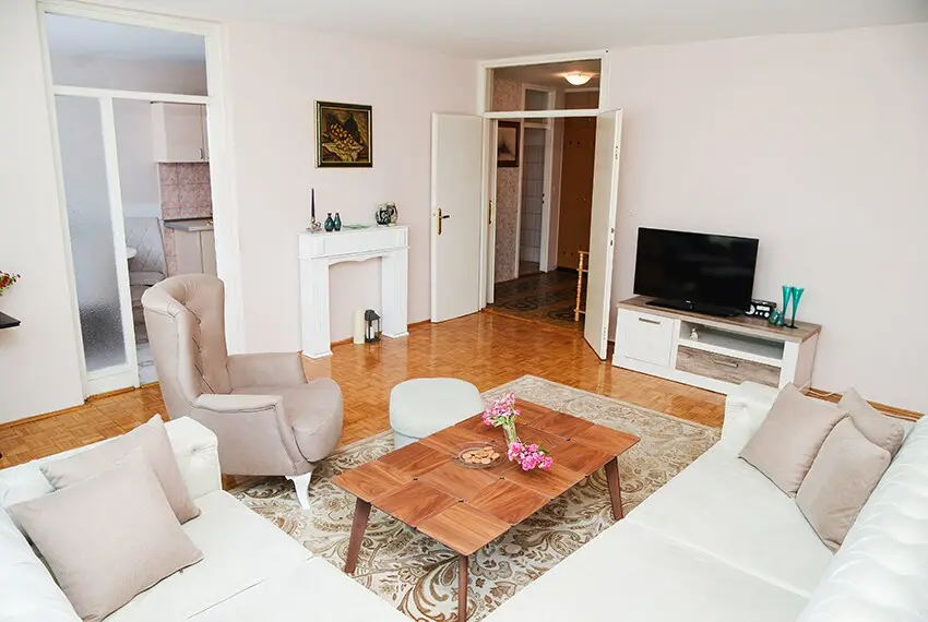 Apartment Mir