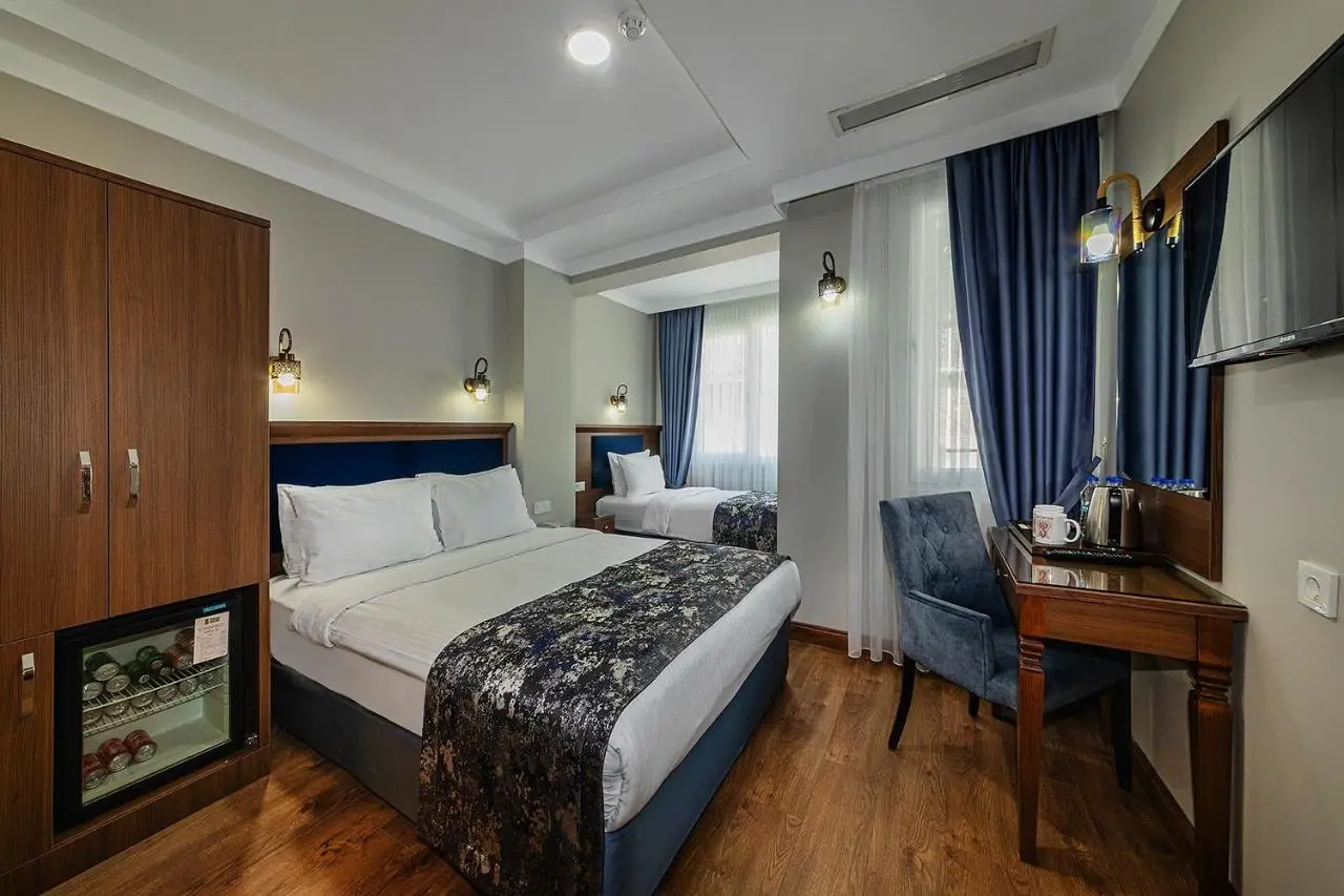 Aristocrat Hotel