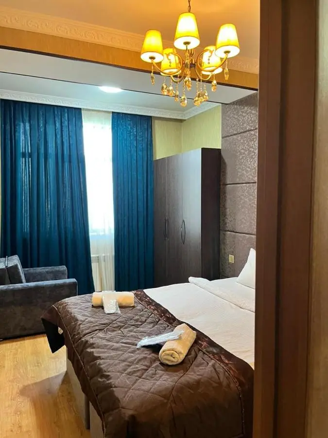 Family Golden Street Hotel
