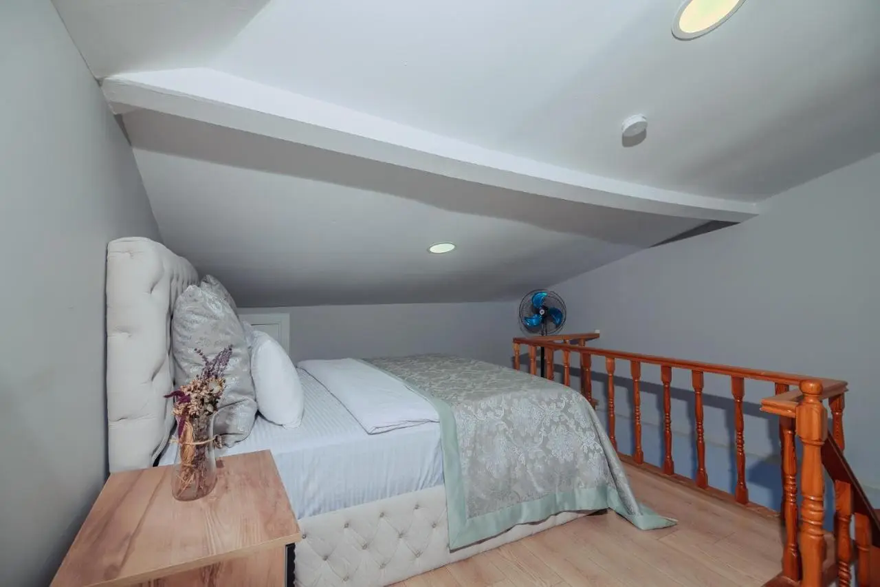 White Moon Suites