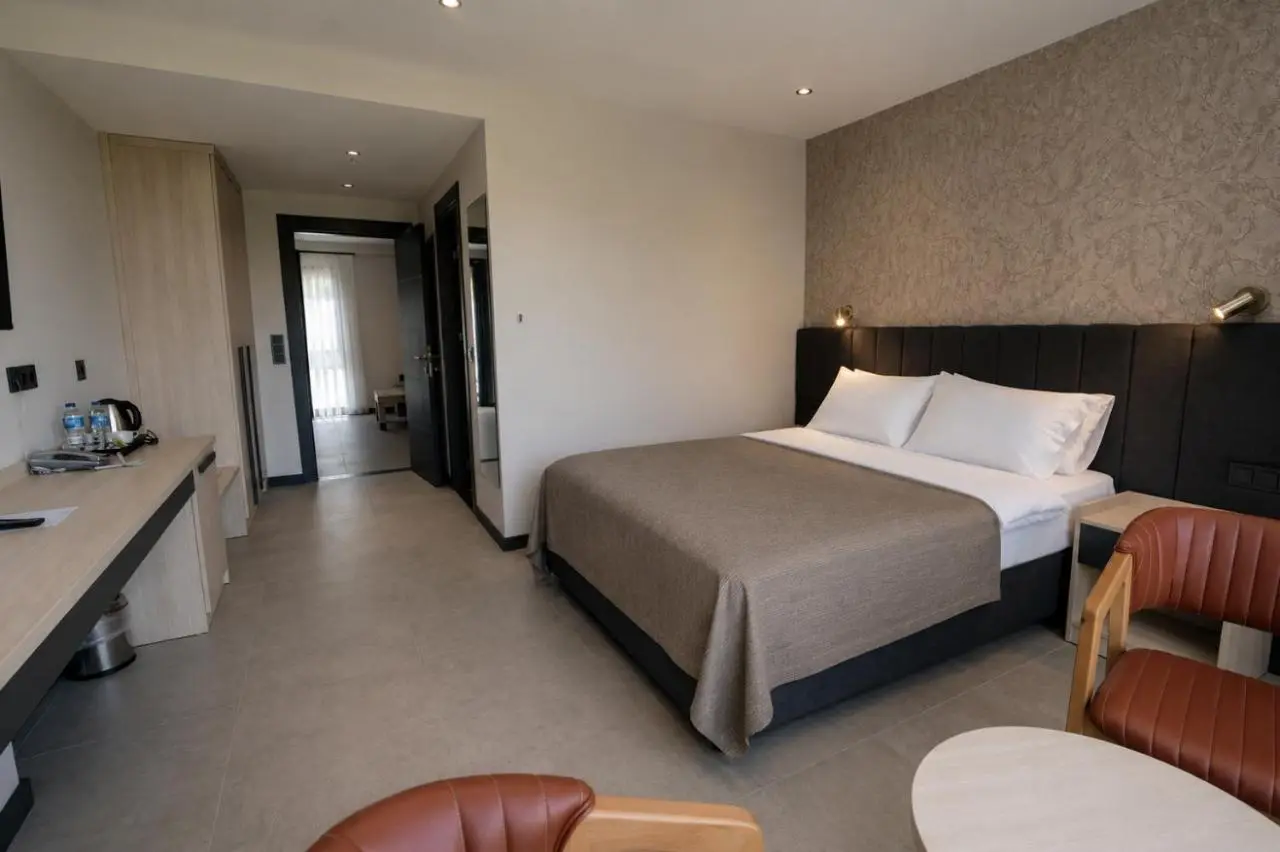 Demederon Hotel