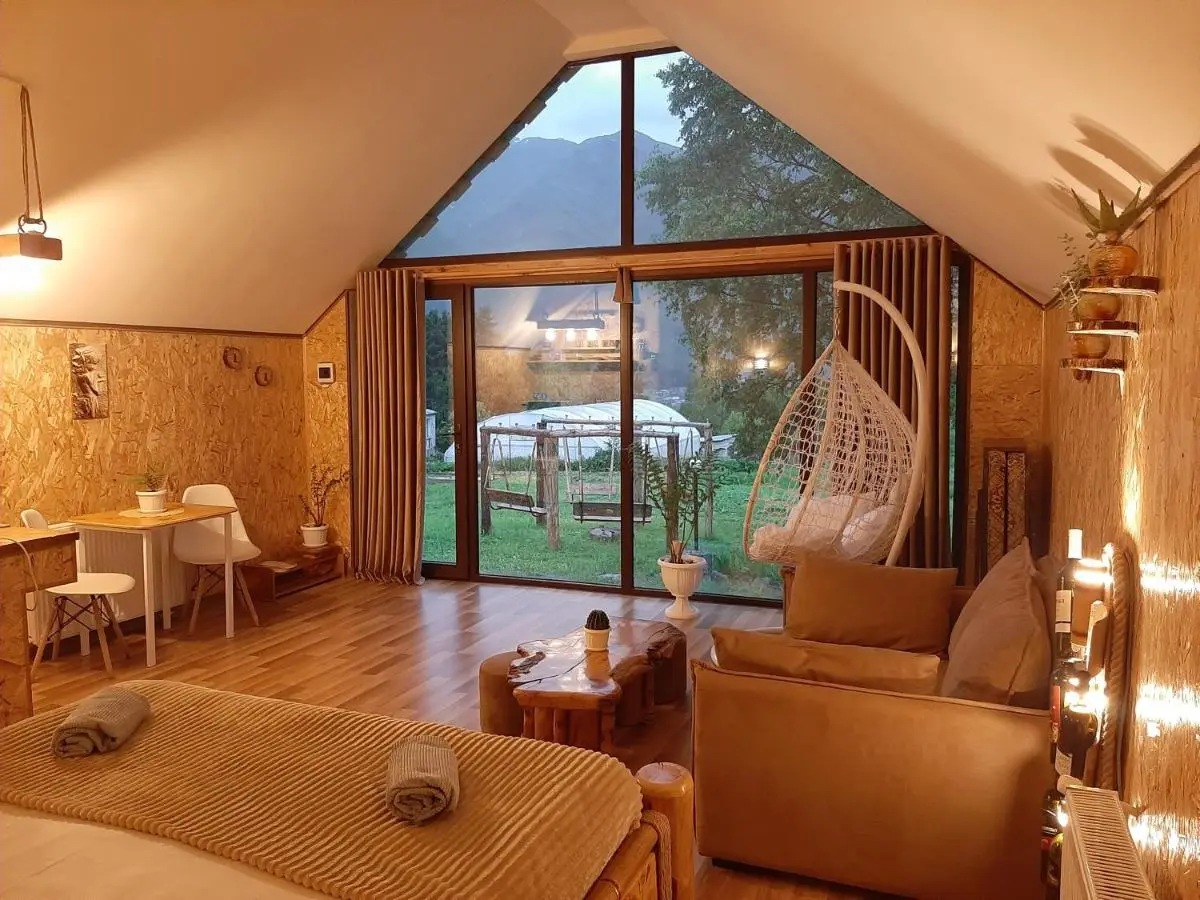Kazbegi cottages qabarjina