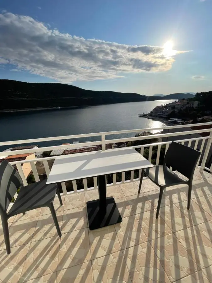 Apartments Njavro Neum
