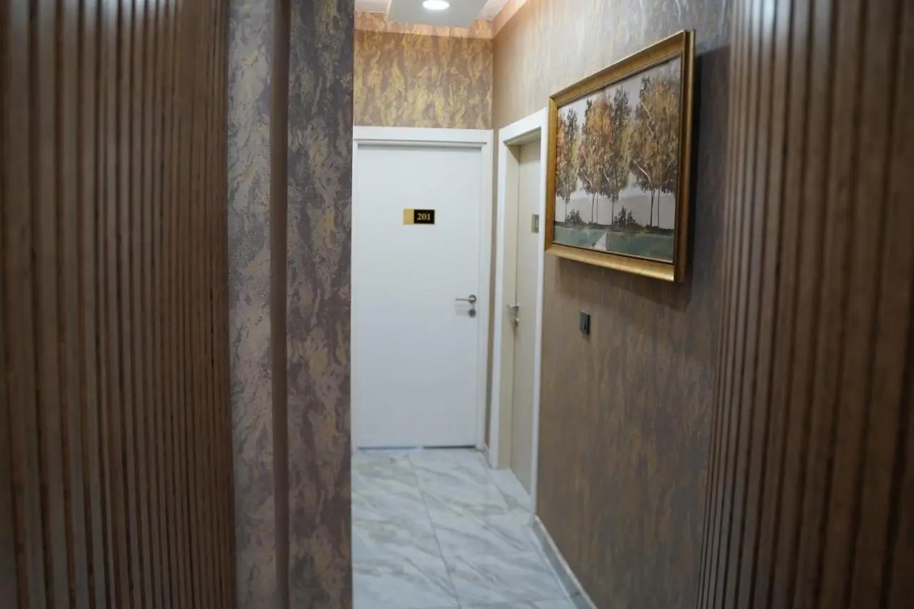 Sword Suit Hotel