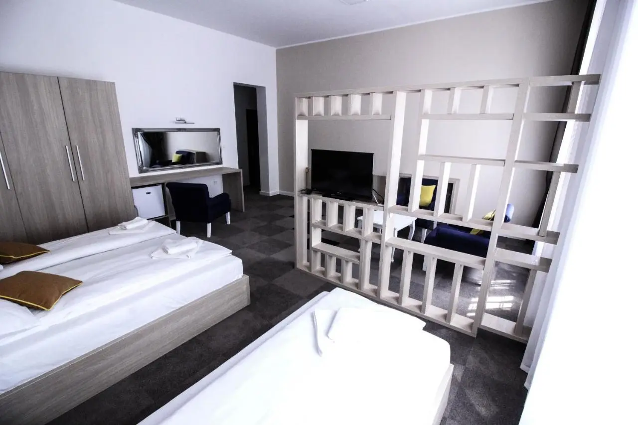 Hotel Story