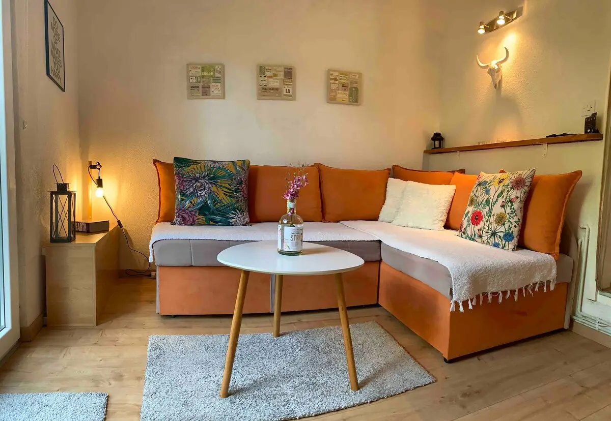 •OLD CITY garden studio• private parking