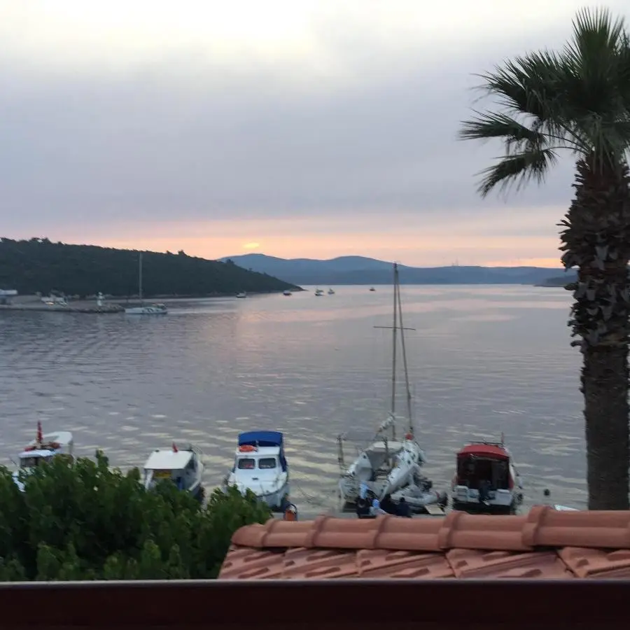Teos Lodge Pansiyon