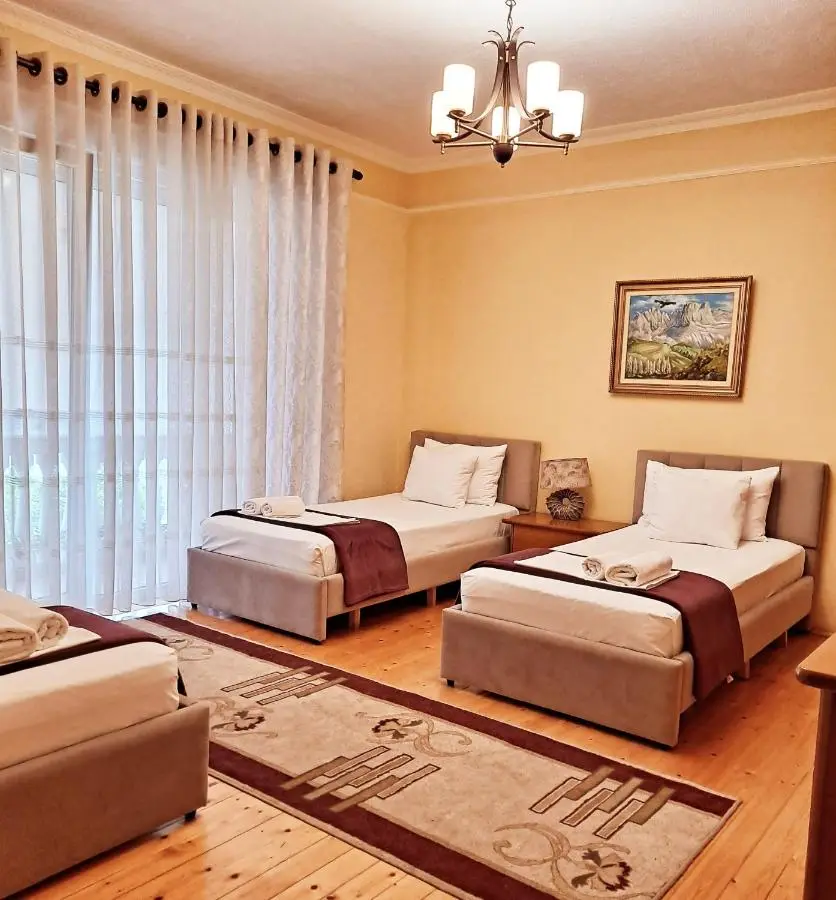 All Seasons Apartments - Free Parking & City Center