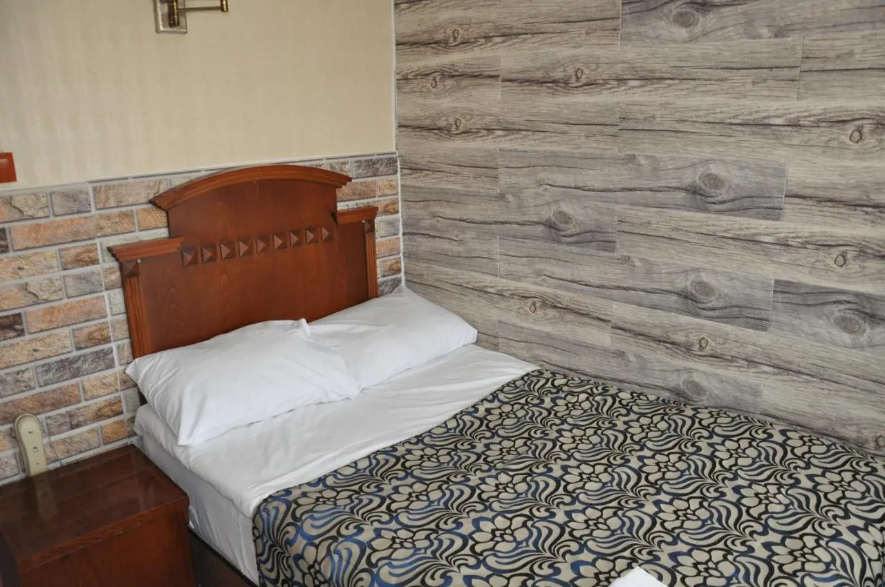Hotel Red Rose