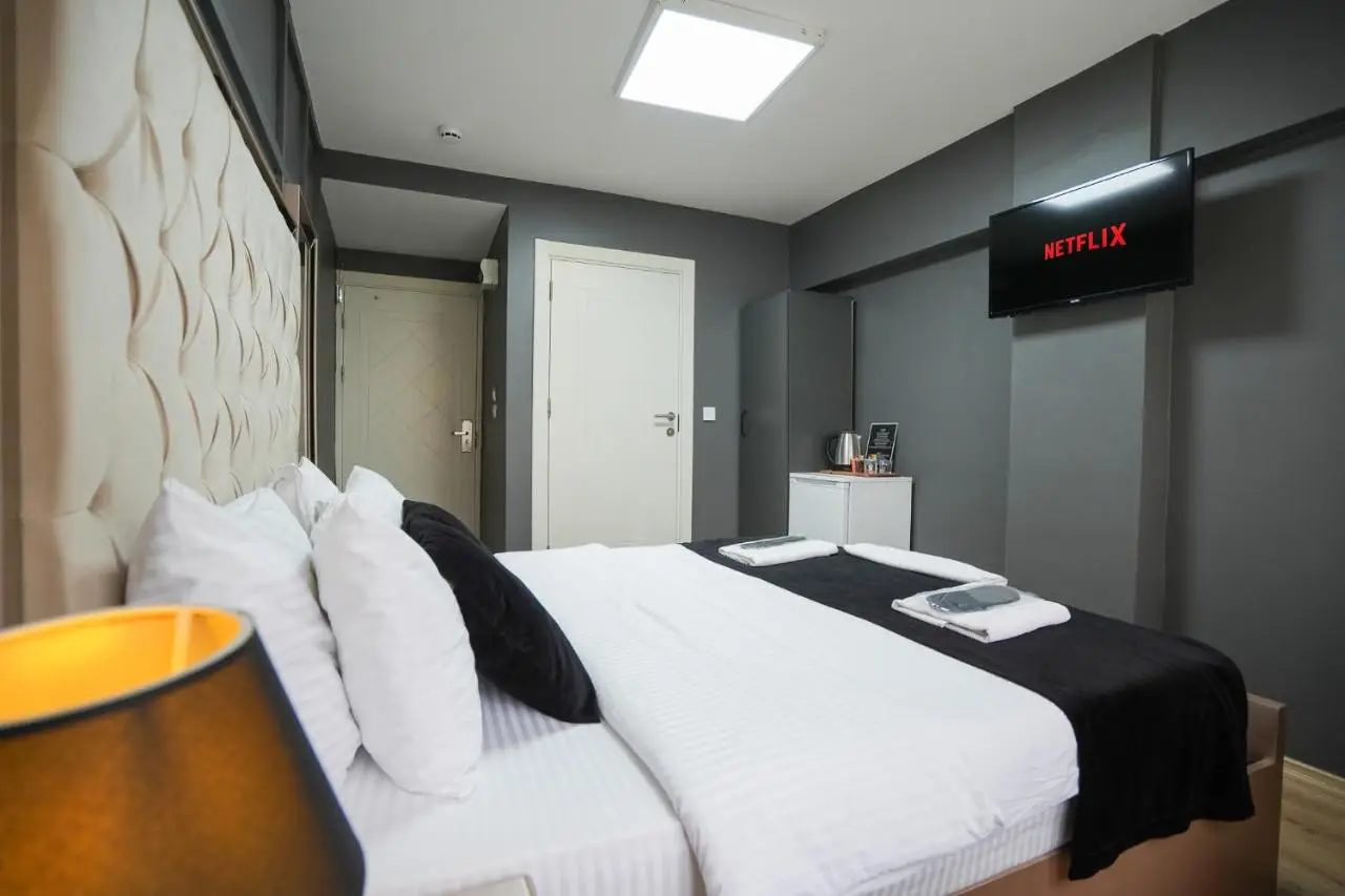Luka Suit Hotel