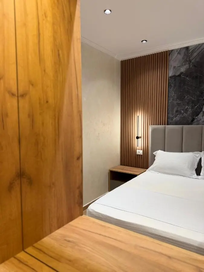 Kamberi Hotel & Apartments
