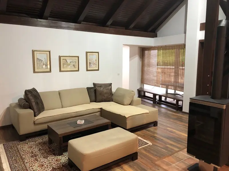 Woodrock Villa