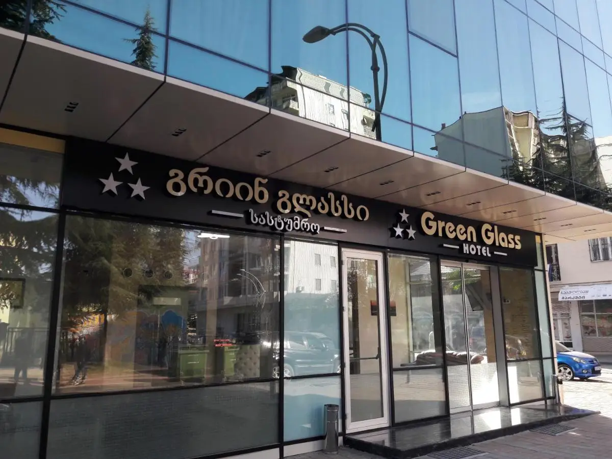 Hotel Green Glass