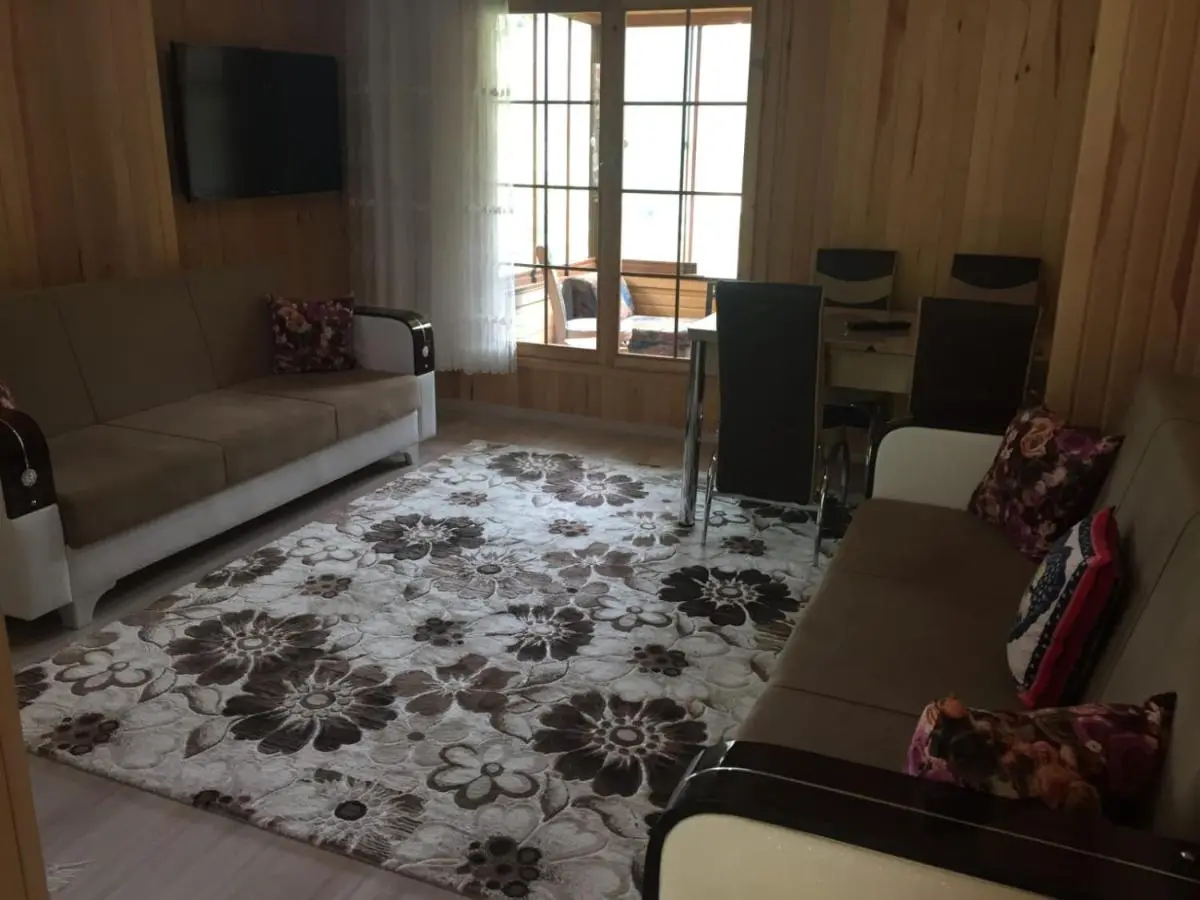 Turan Dağ Evi