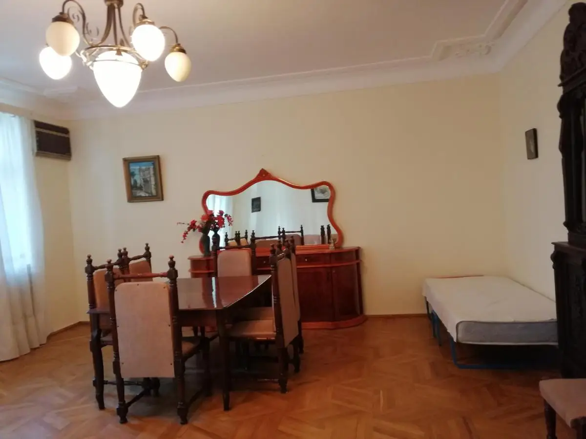 Apartment on Rustaveli 41