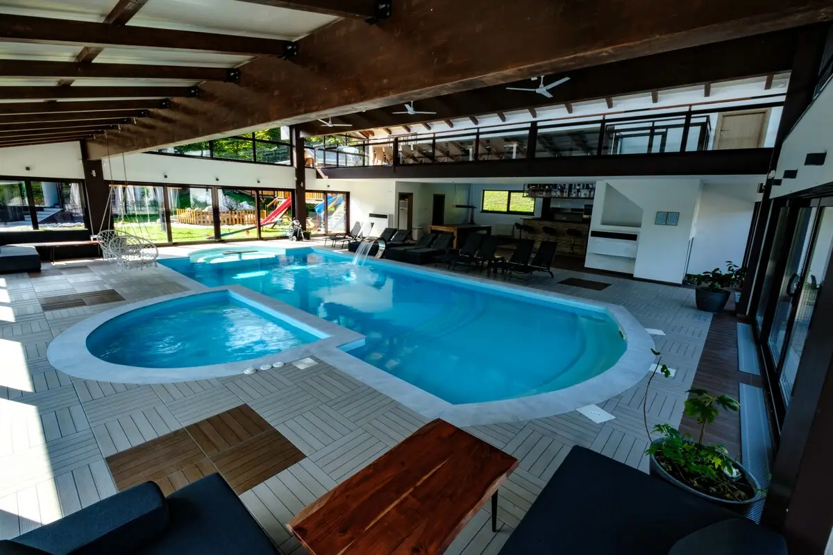 1BDR apartment, shared pool, kitchen, balcony, C23