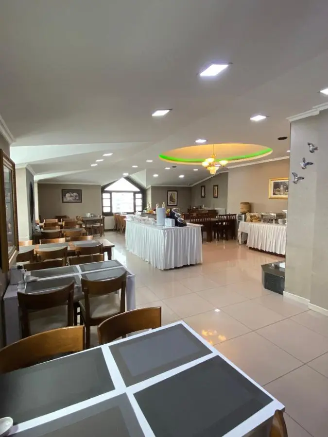 Hotel Kent Ani