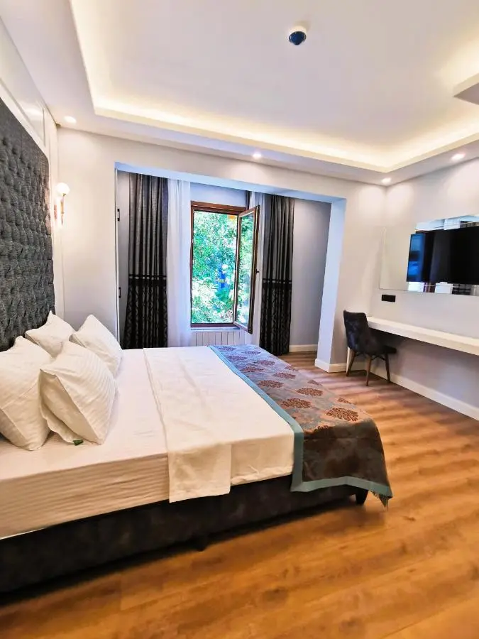 Luxx Garden Hotel