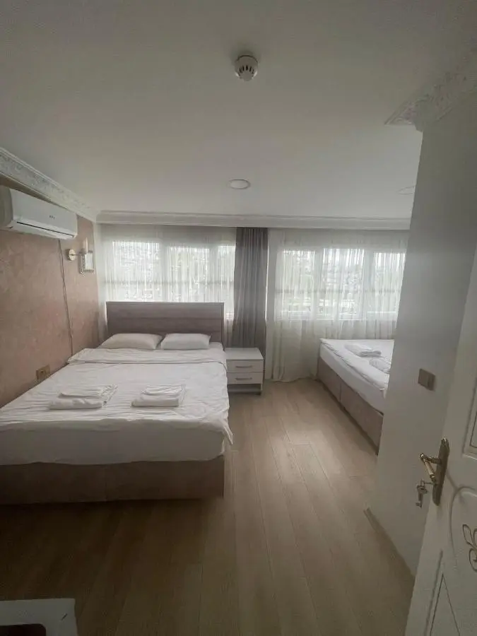 AVRASYAQUEEN HOTEL