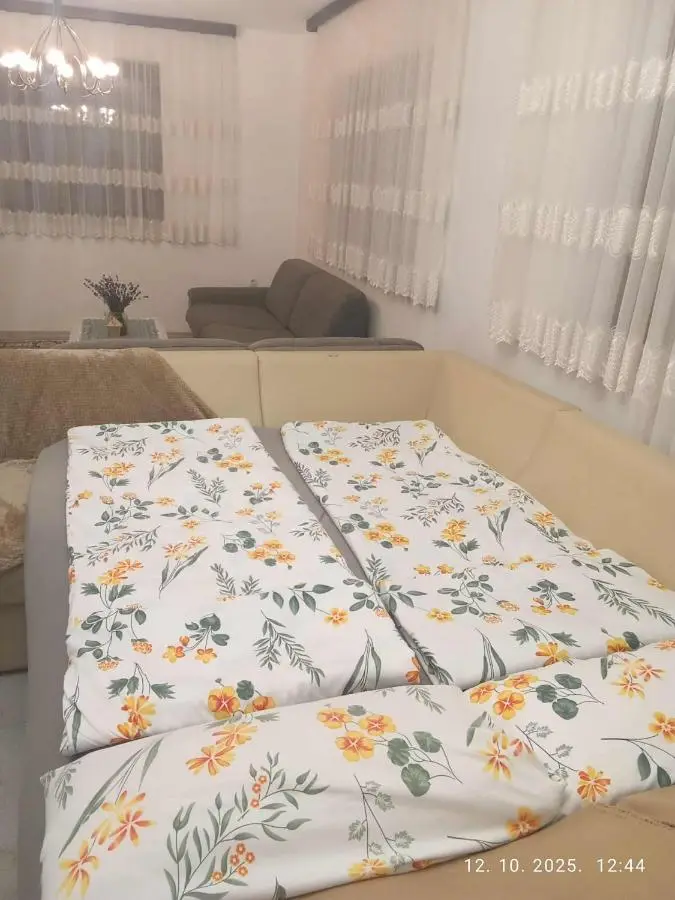 Hiža Guesthouse