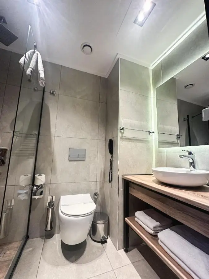 Axis Hotel
