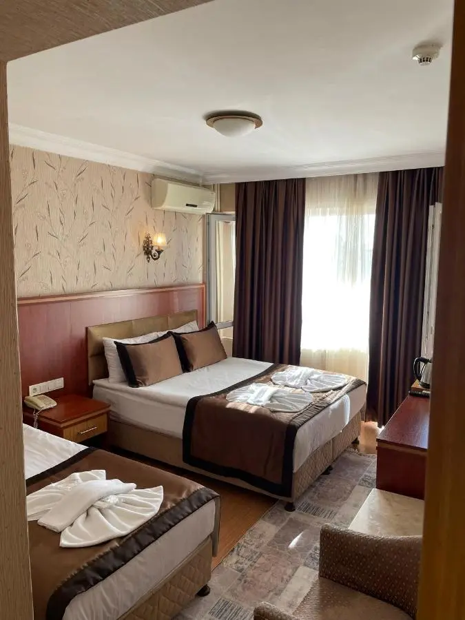 Hermanos Hotel