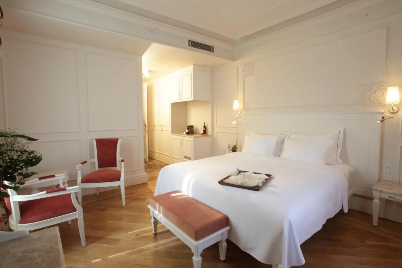 Corinne Art & Boutique Hotel