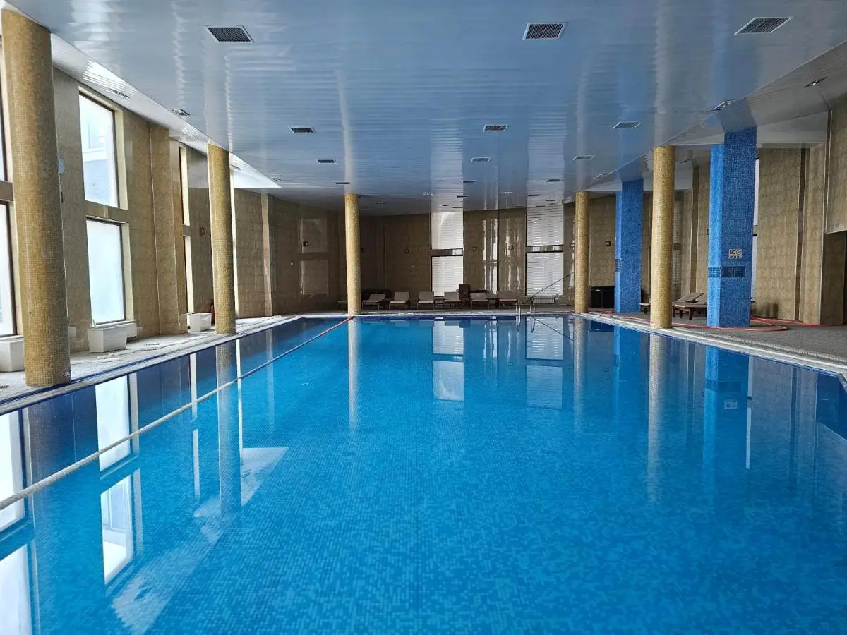Crown Suites Hotel