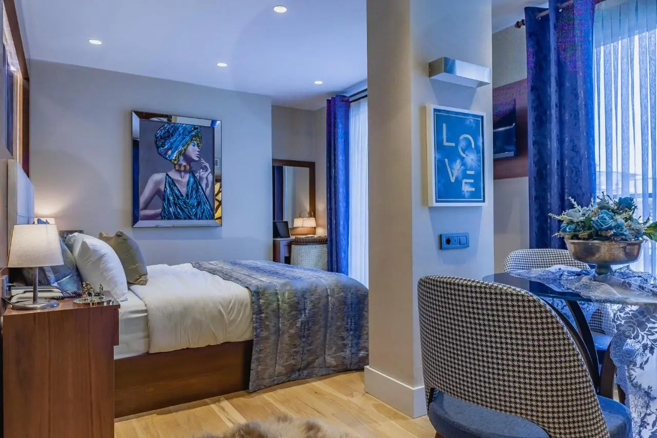 Lord Morgan & Exclusive Design Residence Cihangir