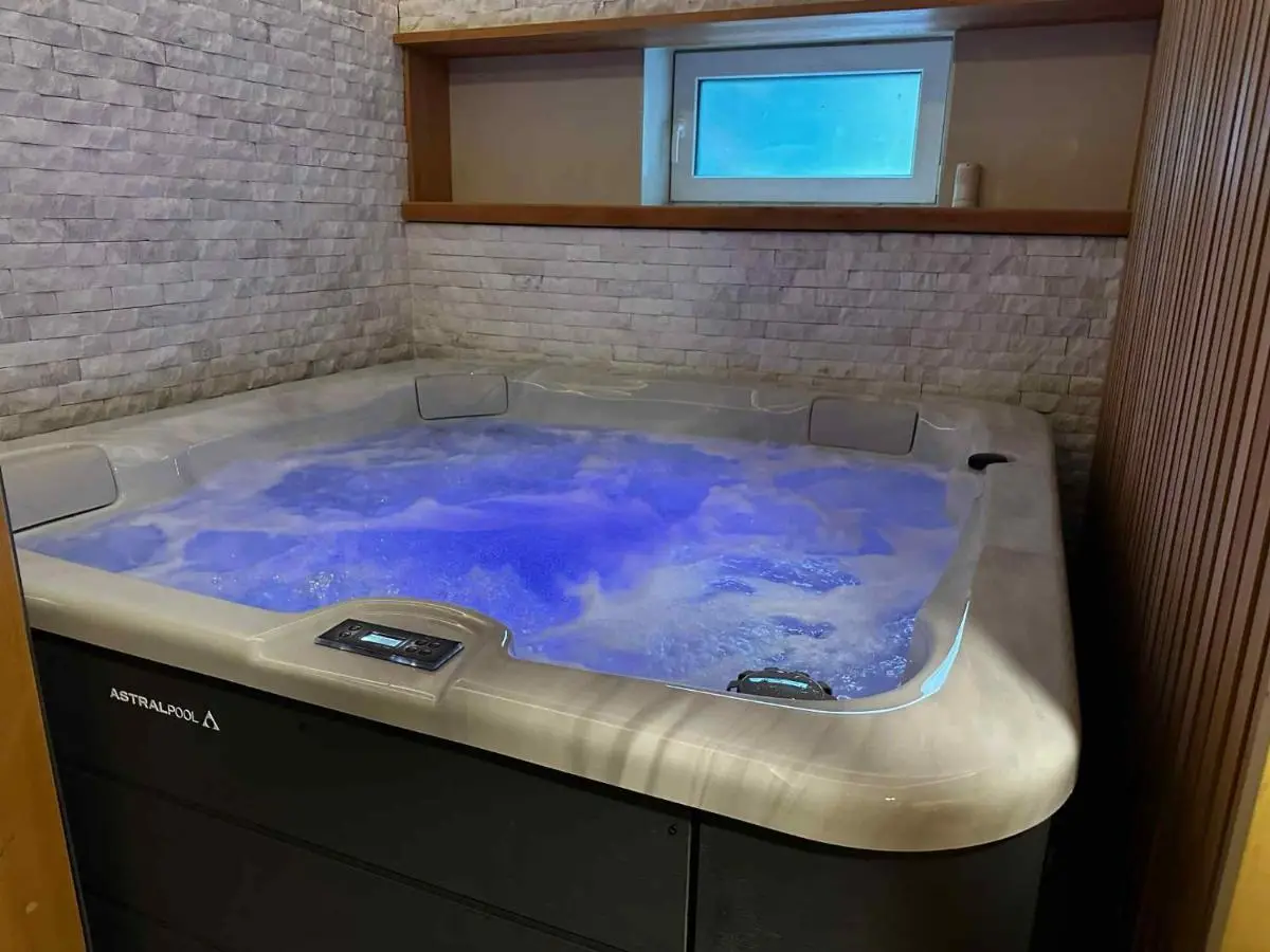 Villa Wood & Green SPA
