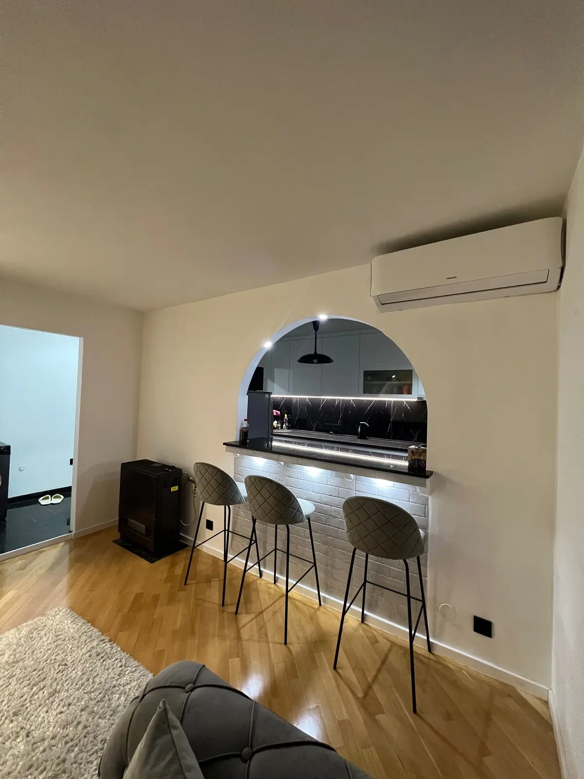 Luxury fresh renovated apartment