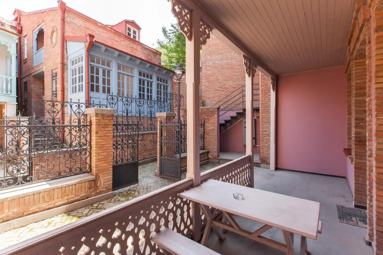 Apartment On Saadi Str Old Tbilisi