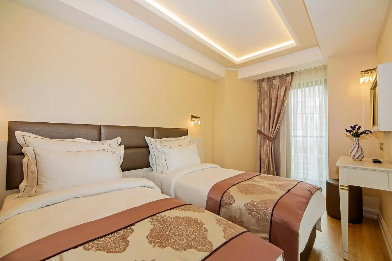 Grand Naki Hotel