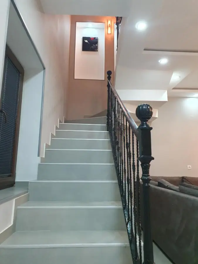 Gesh House