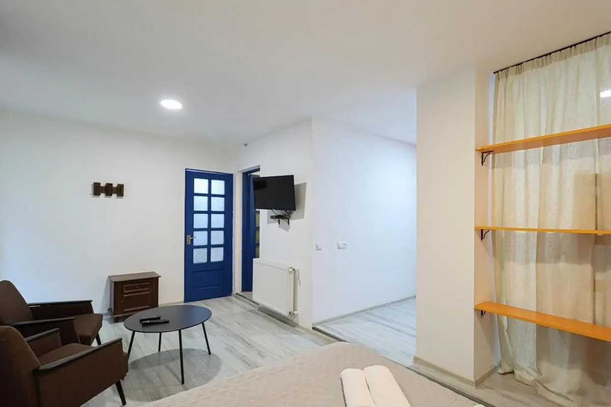 Stylish 1BR Apt in Central Tbilisi By Wehost