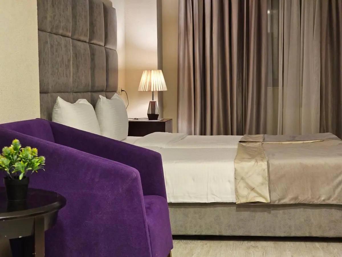 Crown Suites Hotel
