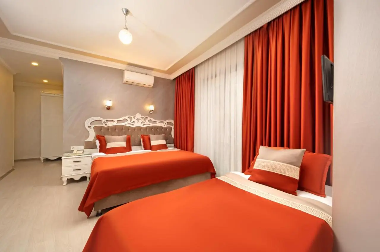 Deluxe Newport Hotel - Old City