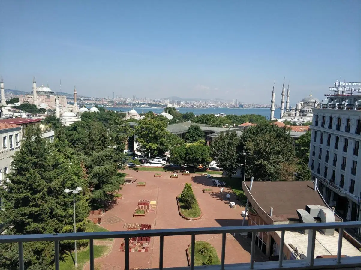 Hali Hotel