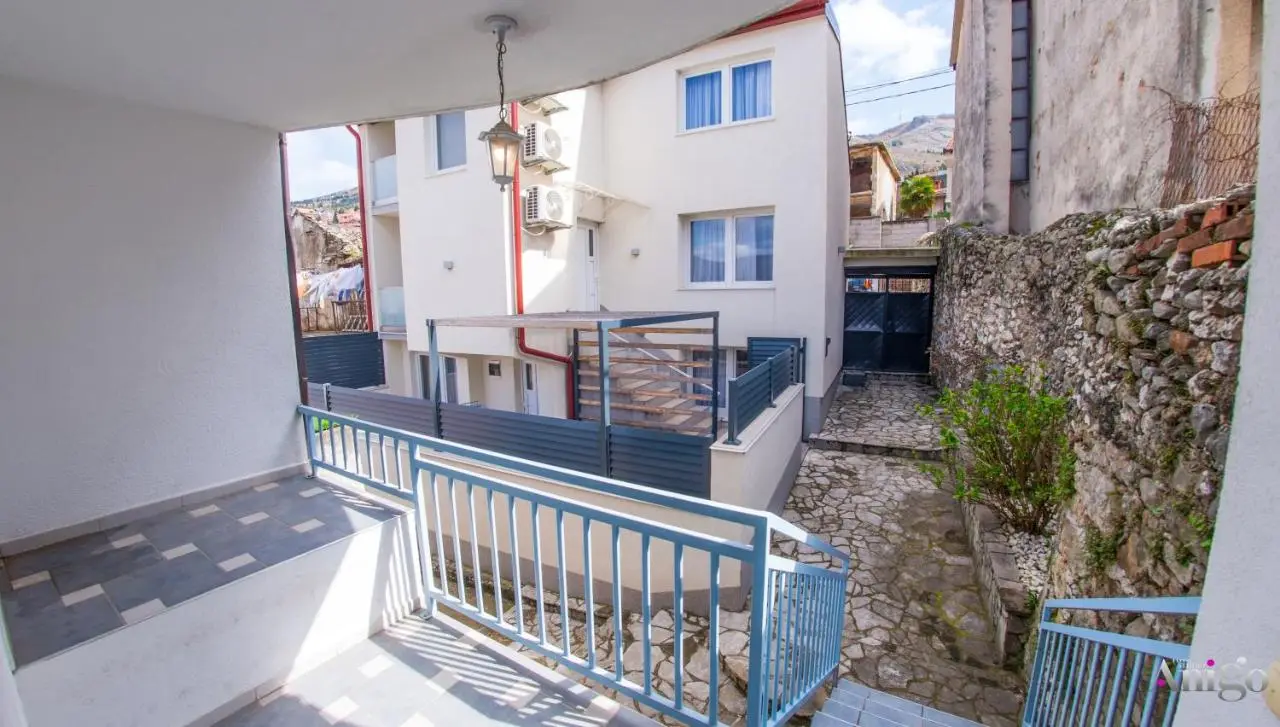 Apartment Ado