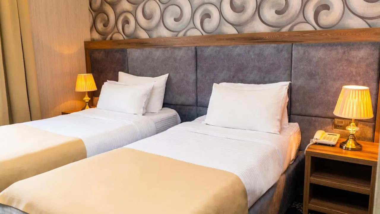 Grand Midway Hotel