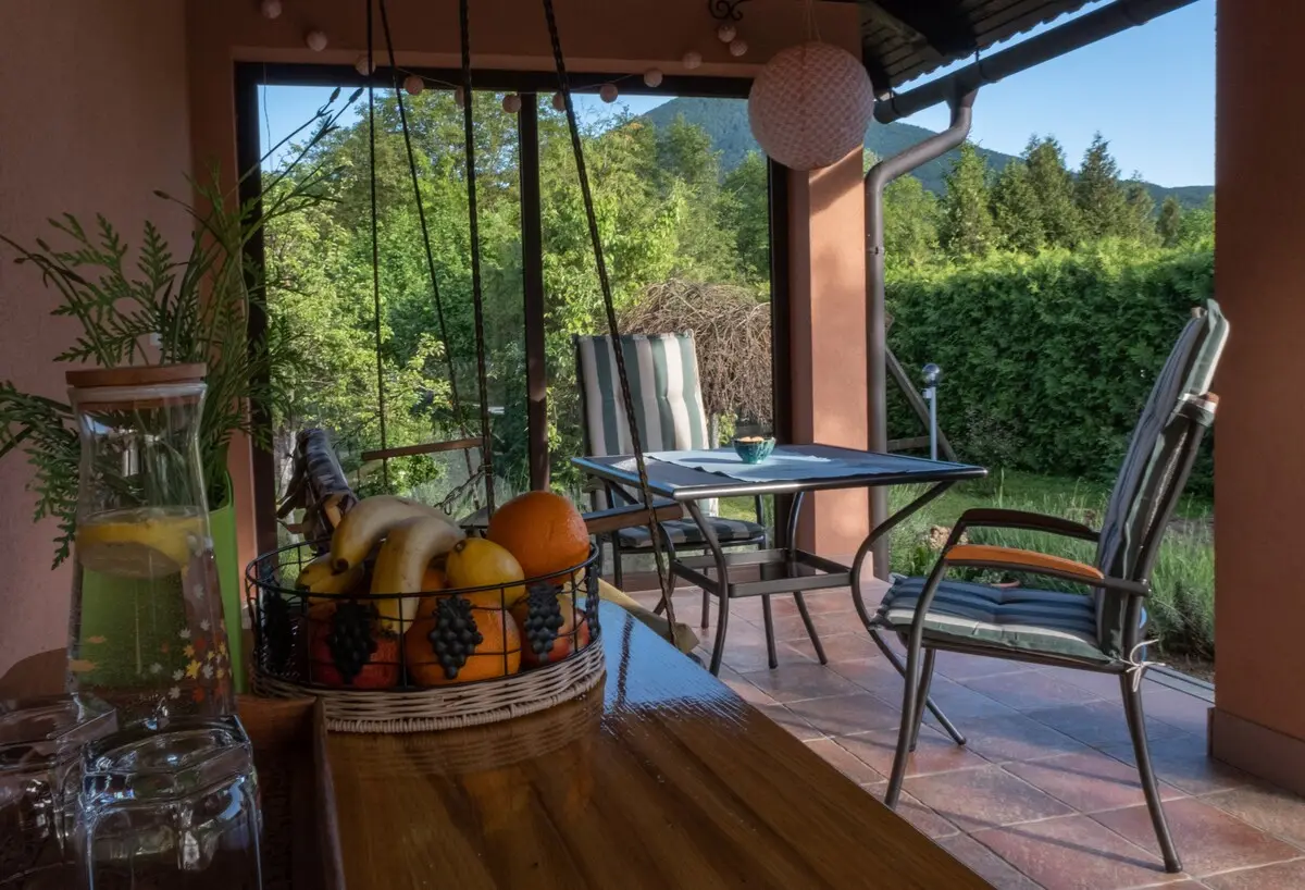 VILLA about min 3 persons - max 6 persons.